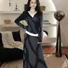 Conjunto de Dos Piezas Cosido Nuevo 2026 Diseño Falso de Dos Piezas, Top y Falda, Elegante y Único para las Socialités de Primavera