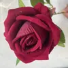 Rosa Única de Veludo Simulada 7cm Shopping Center Móveis para Casa Hotel Salão de Casamento Arranjo de Flores Rosa Noiva Segurando Flores Artificiais