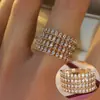 Anillo de Moda Europeo y Americano de Lujo Ligero Multicapa con Circonita, Nuevo Producto Más Vendido con un Toque Grandioso y de Alta Gama, Anillo Simple y Versátil