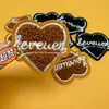 Em estoque moderno inglês amor inglês toalha bordado adesivos UGG meias quadradas sapatos e chapéus decoração de roupas adesivos patch