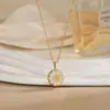 Colar para Mulheres, Flor de Zircônia Bauhinia Giratória da Moda Nicho Moda Novo Design Pingente Titânio Aço Colar de Temperamento