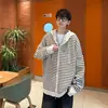 Jaqueta casual com capuz listrada estilo americano, leve, adequada para figuras petites, suéter cardigã de manga comprida, novo estilo moderno para primavera e outono