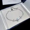 Pulseira de Zircônia Borboleta Super Brilhante Nova para Mulheres, Luxo Leve, de Alta Qualidade, Exquisite, Doce, Delicada e Versátil Acessório de Mão