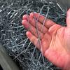 Cinta de riego por goteo clavo de sujeción al suelo longitud opcional ancho rugosidad clavo de sujeción al suelo hortícola arco superior tubería de malla tridimensional clavo de sujeción al suelo