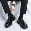 Sapatos Sociais Masculinos de Couro, Novos Mocassins Estilo Britânico, Sapatos Slip-On Brilhantes, Sapatos Casuais de Solado Grosso