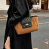 Bolso pequeño casual de moda para mujer, estilo elegante, gran capacidad, tote 2026, bolso de hombro de gamuza acolchada, bolso cruzado con cadena, modelo nuevo