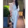 Roupas de Verão Que Te Deixam Mais Jovem, um Conjunto Completo de Moda de Luxo Elegante e Semelhante a uma Deusa, Conjunto de Camisa com Estampa Branca Estilo Chinês com Proteção Solar