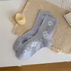 Calcetines de estilo coreano de oso de dibujos animados suaves hasta la pantorrilla, calcetines de algodón con encaje de cuadros azules para mujer de otoño e invierno, calcetines de estudiante de moda
