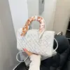 Bolsa de Mão Elegante e Simples Estilo Princesa Diana 2026 Novo Modelo Bordado Pesado de Alta Qualidade Lenço de Seda Bolsa Transversal de Ombro Único Bolsas