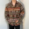 Camisa Casual Americana com Gola Cubana Estampa de Totem Indiano Manga Curta para Homens Verão Retrô Solta Camisa Ami Cáqui para Homens