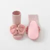 Zapatos y Calcetines para Bebé, Zapatos de Piso para Recién Nacido, Zapatos para Antes de Caminar, Zapatos para Niños Pequeños, Zapatos de Caña Media para Bebé con Suela Suave Antideslizante y Lazo