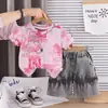 Ropa Colorida de Comercio Exterior para Niños y Niñas, Verano 2026 Tie-Dye Oso de Dibujos Animados en Inglés Conjunto Elegante de Dos Piezas con Mangas Cortas para Niños