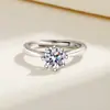 Anel de Verão Feminino em Forma de Lótus com Diamante Sintético Cultivado Anel Simples de 1 Quilate Estilo Luxo Acessível Anel de Alto Padrão Estilo Ins
