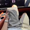 Shorts Casuales de Seersucker a Cuadros Finos para Hombre de Verano, Estilo Pareja de Alta Gama, Holgados y Transpirables, Pantalones Cortos de Cinco Puntos para Playa