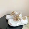 Tênis de Treino Alemão com Laço de Fita e Tela para Mulheres 2026 Primavera e Verão Novo Estilo Estilo Menina Leve Respirável Versátil Sapatos Casuais