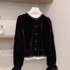 Camisa de Veludo com Renda de Luxo Leve Estilo Francês para Mulheres, Moda Primavera e Outono, Top Elegante e Rejuvenescedor para Usar por Baixo