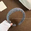 Diadema retro de alta calidad con dientes para otoño e invierno para mujer, diseñada para realzar la apariencia de la coronilla, nuevo estilo 2026, antideslizante, accesorio para el cabello versátil