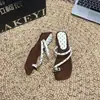 Diseño Refiere a la Elegancia de Verano Estilo Francés de las Pantuflas Casuales 2026, Nuevo Conjunto Rojo Metálico, Moderno y Cómodo