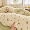 2026 Juego de Ropa de Cama para Dormitorio Nuevo de Tres Piezas Ropa de Cama de Verano para Dormitorio Estudiantil Funda Nórdica Sábana Bajera Sábana Bajera Ajustada para Cama Individual