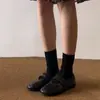 Versión de piel de oveja~zapatos planos retro de velcro para mujer 2026 nuevos zapatos Mary Jane versátiles y cómodos zapatos pequeños de cuero