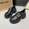 Sapatos de Salto Baixo Retro Femininos Sola Grossa Novos Mocassins 2026 Outono Novo Aumentador de Altura Estilo Britânico Sapatos Pequenos de Couro Femininos
