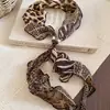 Outono e Inverno Retrô Chiffon Resina Estampa de Leopardo Gola Lenço Colar Estilo Melard Corrente para Clavícula Design de Nicho Corrente para Pescoço