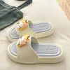 Zapatillas Desmontables de EVA Suaves Lindas Abeja Gatito Verano al Aire Libre Ligeras Resistentes al Desgaste Esenciales para Dormitorio Sandalias Mujer Altas