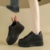 Sapatos Brancos Simples Versáteis Femininos 2026 Primavera Outono Nova Moda Pessoa Baixa Sola Grossa Aumento de Altura Casual Estudante Tênis de Skate