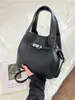 Bolsos Pequeños de Moda para Mujer de Este Año, Nuevos Bolsos de Hombro para Debajo del Brazo con un Toque de Lujo, Versátiles Bolsos Cruzados tipo Cubo