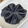 Scrunchie de Cetim Preguiçoso Estilo Coreano com Estampa Floral, Prendedor de Cabelo de Alta Qualidade, Acessório de Cabelo Moderno e Versátil