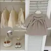[Le'en Baby] ¡Diario de Londres! Gabardina original elegante de cuello de muñeca de longitud media para niñas, perfecta para otoño e invierno