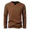 2024 outono nova tendência da moda masculina gola V manga comprida camiseta moda algodão camiseta base britânica