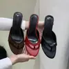 Nova coleção de verão: sandálias de dedo com salto fino, estilo retrô, de nicho, para mulheres, versáteis e elegantes, sandálias romanas estilo coreano