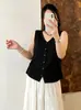 Colete de tricô feminino plus size com decote V, modelagem justa, adequado para sobreposição, outono 2026, para mulheres plus size, acinturado, colete versátil para usar por cima