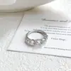 Anillo Clásico de Circonita Brillante con Cuatro Garras para Mujer, Lujo Ligero, Elegante y Delicado, Apilable, Joyería de Anillo Cerrado Fresca y Elegante