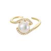 Anillo abierto distintivo de circonita electrochapada en oro auténtico para mujer, anillo de perla estilo francés retro de alta gama, anillo de dedo combinable.