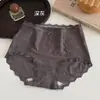 Calcinha feminina de renda floral retrô estilo francês, cintura média, que abraça o quadril, confortável, respirável, com forro 100% algodão, e design triangular de alta elasticidade