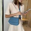 Primavera 2025 Nuevo Estilo Sencillo y Moderno Bolso Cuadrado Pequeño de Gama Alta Bolso de Hombro Único Cruzado para Mujer Material de PU de Nicho Pedido Mínimo 3