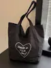Bolsa de Lona Estilo Coreano Ins Personalizada Nueva Colección Verano 2026 con Bordado de Corazón, Bolsa de Gran Capacidad para Clase y Viajes