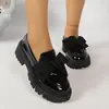E-commerce Transfronteiriço Tamanho Plus Outono 2026 Mocassins com Laço Femininos Sola Grossa Salto Médio Estilo Britânico Retrô Sapatos Pequenos de Couro Femininos