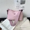 Bolsa de Axila Estilo Novo Verão 2026 Transfronteiriça, Bolsa de Ombro Simples, Grande Capacidade, Estilo Coreano, Leve, Bolsa Transversal Acolchoada da Moda