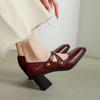 Sapatos femininos Mary Jane de couro integral vermelho vinho de salto alto com senso de design bico redondo com boca rasa sapatos de couro com salto grosso