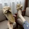 Zapatos de abuela suaves y cómodos para mujer, nuevo modelo de otoño 2026, versátiles sin cordones con lazo, planos y poco profundos cómodos para mamá