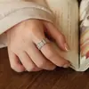 Anel Feminino com Design de Flor de Íris Vazada, Fashion e Único, Estilo Celebridade da Internet, Anel Aberto Ajustável, Anel Tendência para Dedo Indicador