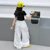 Conjunto de Roupa de Verão para Meninas 2026 Novo Casual Estilo Coreano para Meninas Mais Velhas, Moletom de Manga Curta com Estampa de Letras e Conjunto de Calça Cargo
