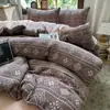Juego de cuatro piezas de algodón jacquard teñido en hilo suave y arrugado, amigable con la piel, suave, estampado floral vintage, sábanas y ropa de cama lavadas