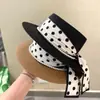 Sombrero de Paja Plano de Copa Plana con Cinta de Lunares y Perlas para Mujer, Sombrero de Sol para Viajes de Verano, Sombrero de Paja Vintage de Ala Plana para Playa