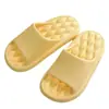 Pantuflas de Baño para Mujer Verano Masaje 2026 Nuevo Estilo Interior Hogar Baño Antideslizantes Silenciosas Pareja Chanclas de Eva