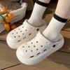 Novos Sapatos de Caverna Shirley Mei Moda Versátil Fofos Desenho Animado Feminino Verão Uso Externo Sandálias e Chinelos de Sola Grossa Respiráveis Antiderrapantes