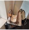 Bolsa Grande Popular Retrô para Mulheres 2025 Nova Bolsa Tote com Letras Moda Bolsa de Ombro Transversal Casual para Trabalho